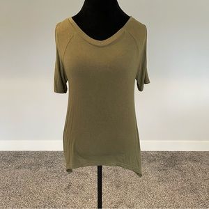 Haoduoyi women’s top med Keith peek a boo shoulder cut outs